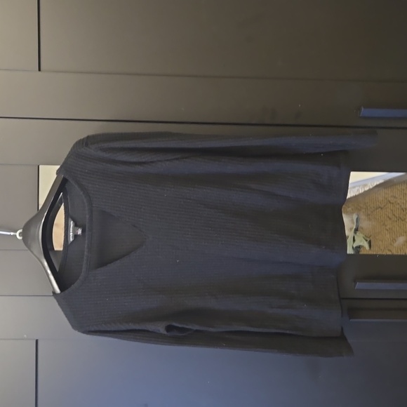 Rock & Republic  Peek a Boo Sweater - Picture 1 of 2